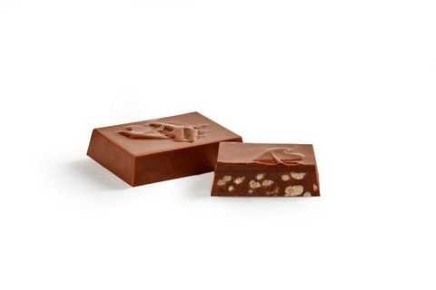 Milk Chocolate with Crisps شوكولاتة الحليب بالمكسرات