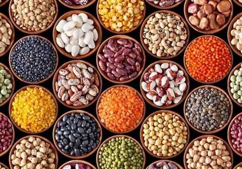 مواد جافة: أرز ودقيق وزيوت