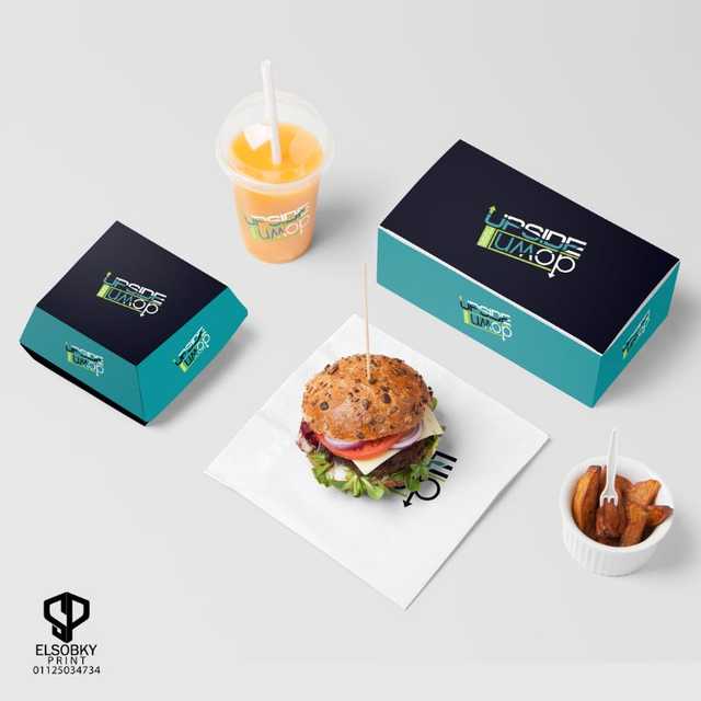 علبة بطاطس + علبة برجر + اكواب