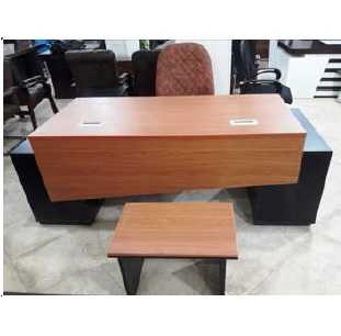 Employee Desk - مكتب موظف 