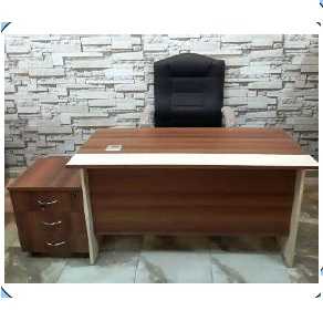 Employee Desk - مكتب موظف 
